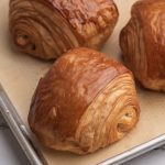 PAIN AU CHOCOLAT